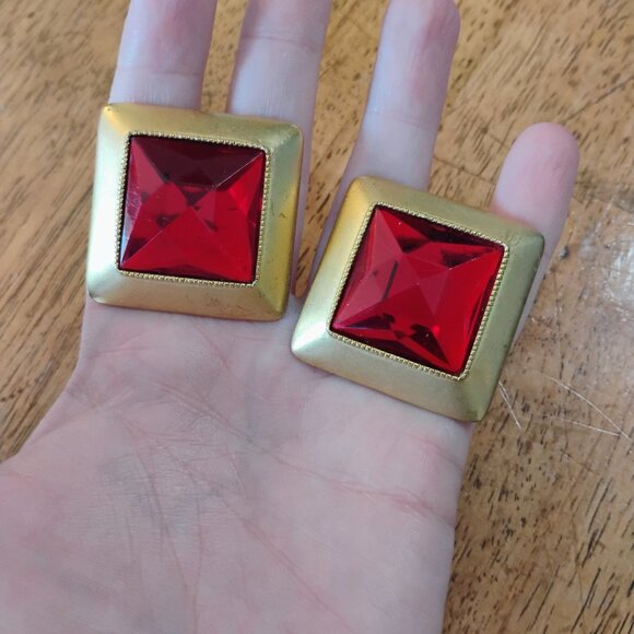 Gaudy red stoned clip on earrings - Picture 1 of 3